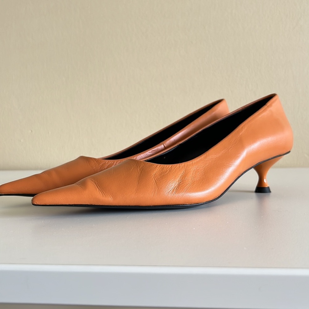 Leather Court Shoes Kitten Heel Pump